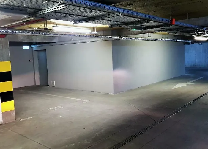 B&f Garbary Business & Family - Parking *