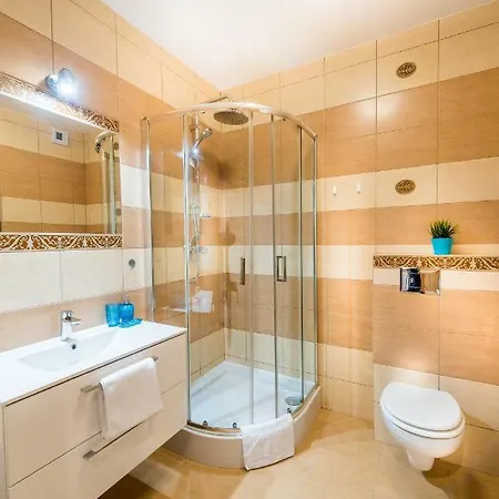 B&f Garbary Business & Family - Parking *